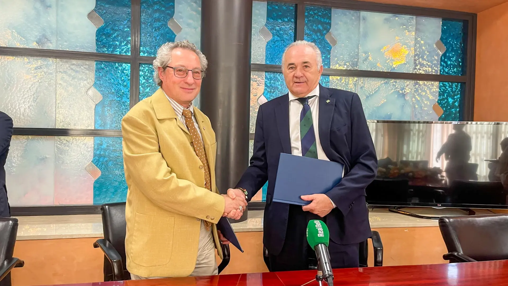 La Fundación Real Betis Balompié y el Ayuntamiento de Dos Hermanas siguen cooperando en Guinea Ecuatorial