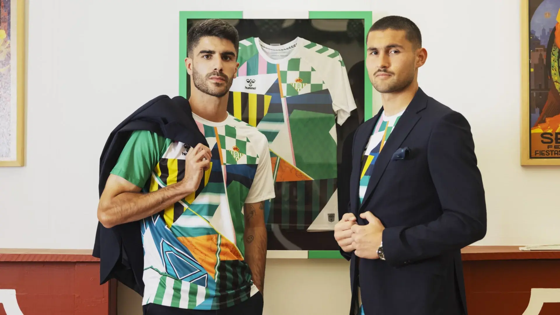 El Real Betis lanza una nueva camiseta de prepartido con motivo de las fiestas de primavera dentro de su línea de productos 'lifestyle'
