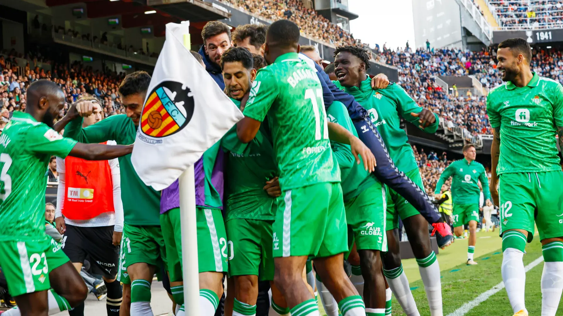 CRÓNICA | El Real Betis conquista Mestalla (1-2)