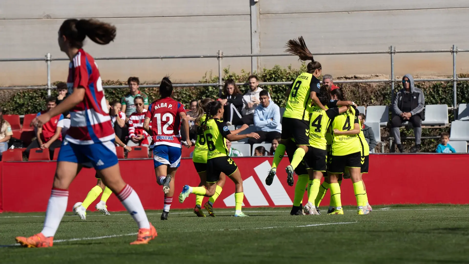 CRÓNICA | El Real Betis Féminas consigue su primera victoria en Granada (1-2) 