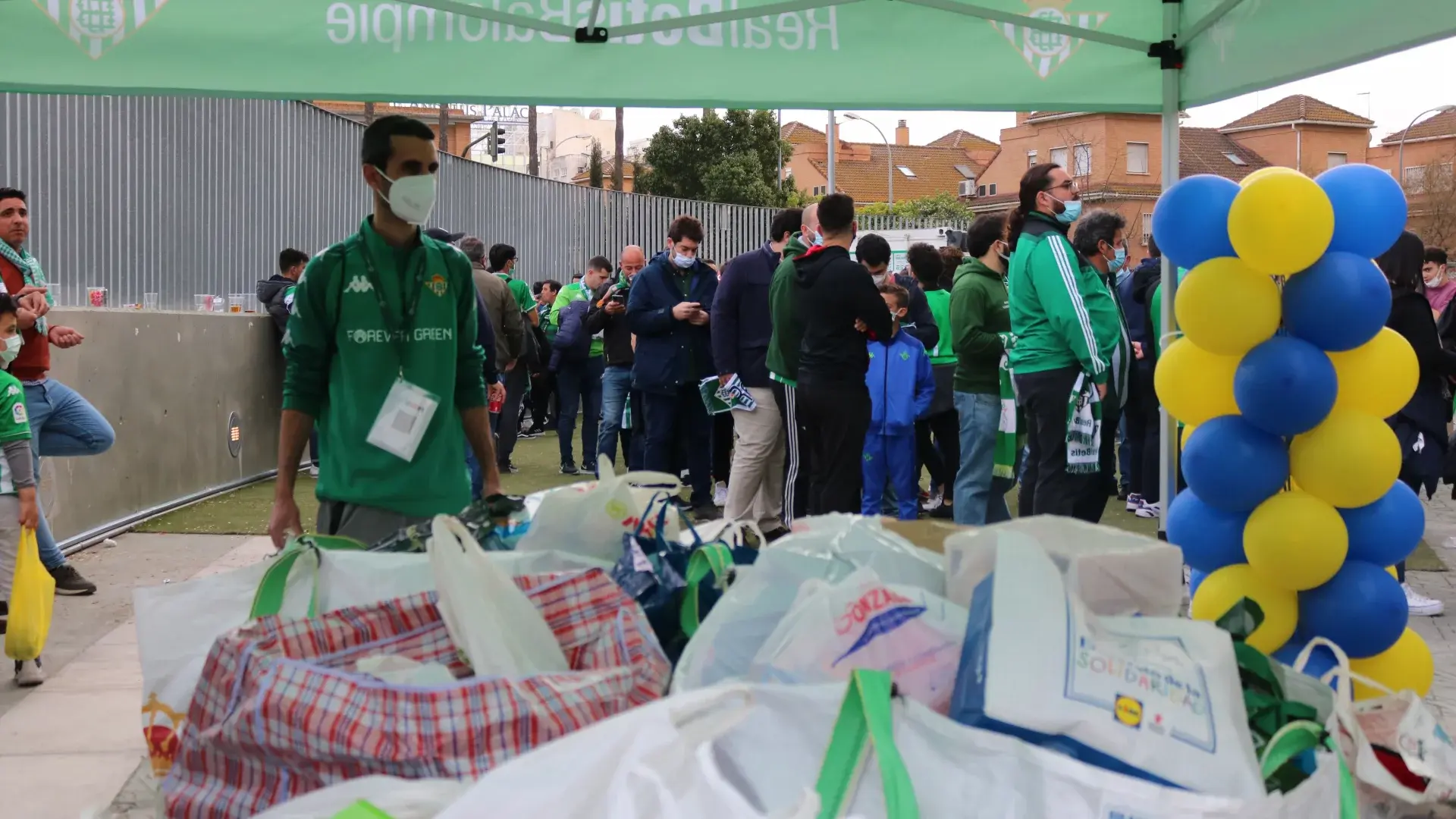 El Real Betis y su Fundación prestan ayuda a los afectados por la Dana