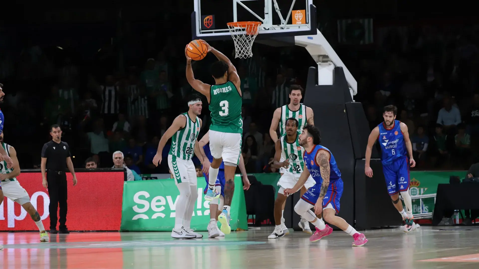Épica victoria ante los líderes, el Pabellón San Pablo sigue siendo infranqueable 