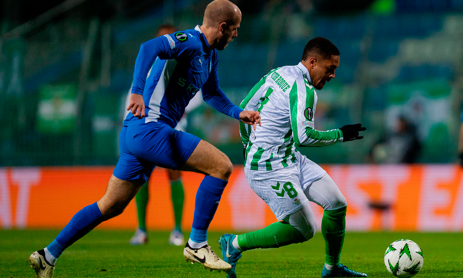 Derrota europea en la República Checa (2-1)