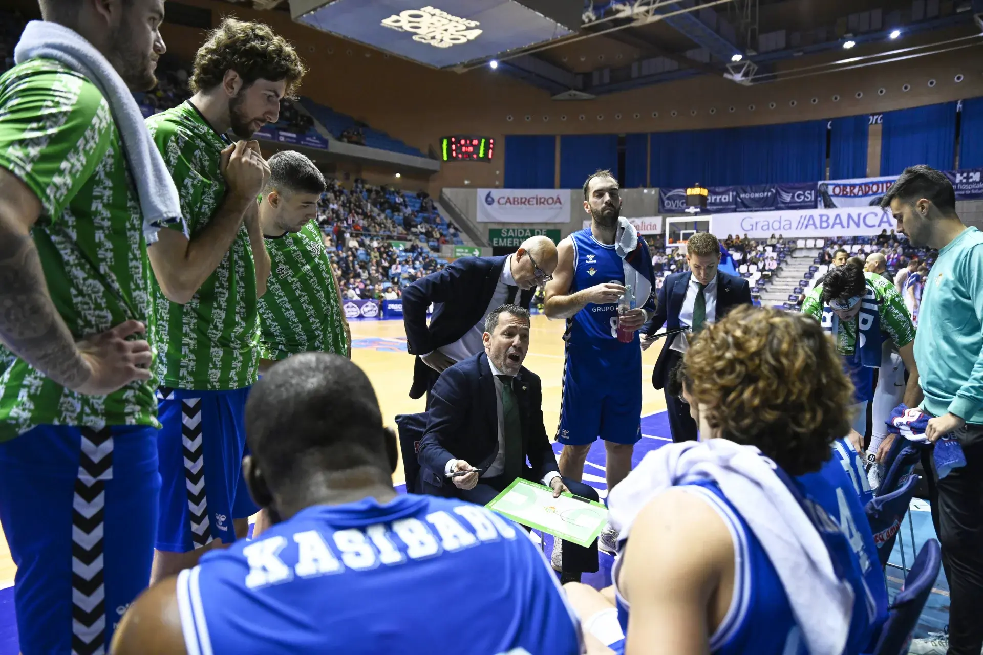 Derrota polémica del Real Betis Baloncesto en Santiago