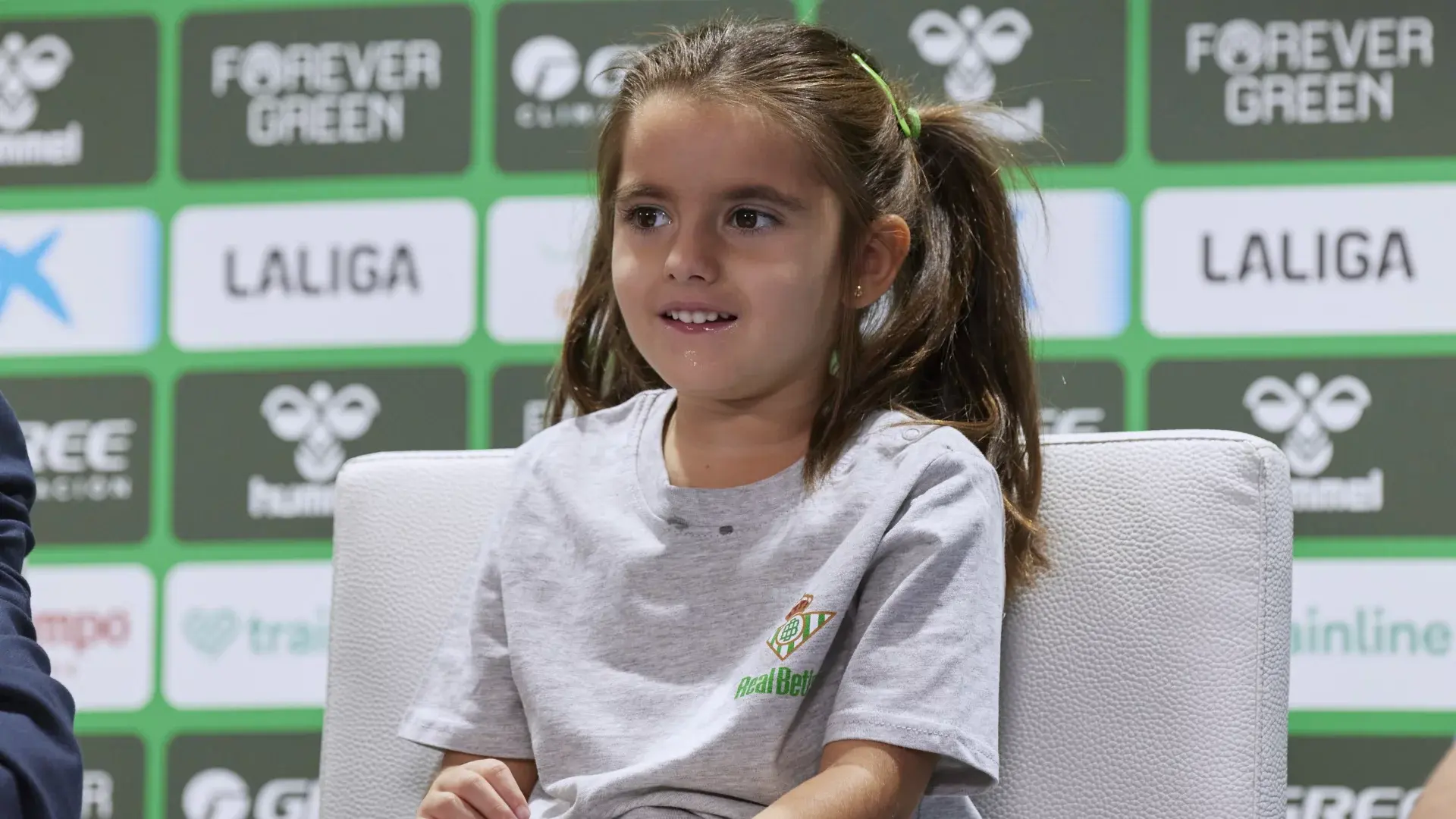 Paola, el Fichaje Estrella de la Fundación, será presentada este domingo ante la afición en el Benito Villamarín