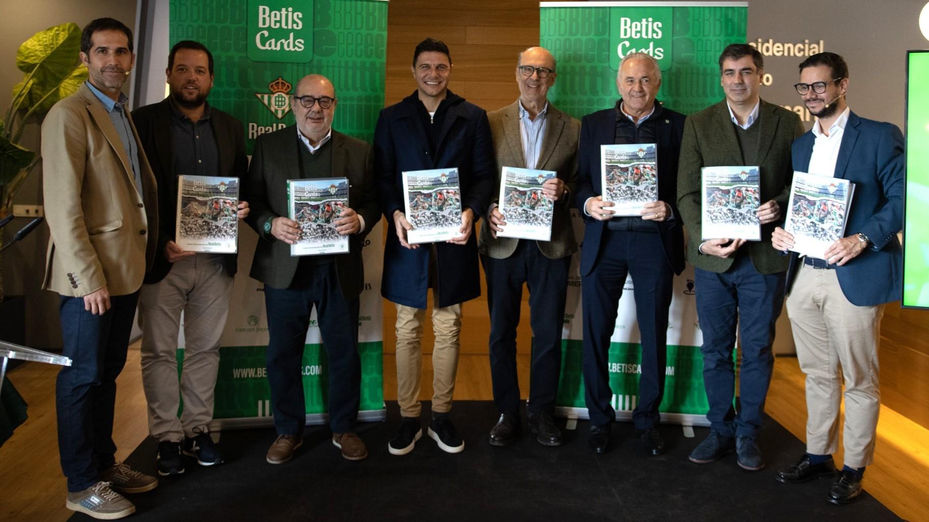 Pasado y presente, en la nueva colección de cromos oficial 'Betis Cards'
