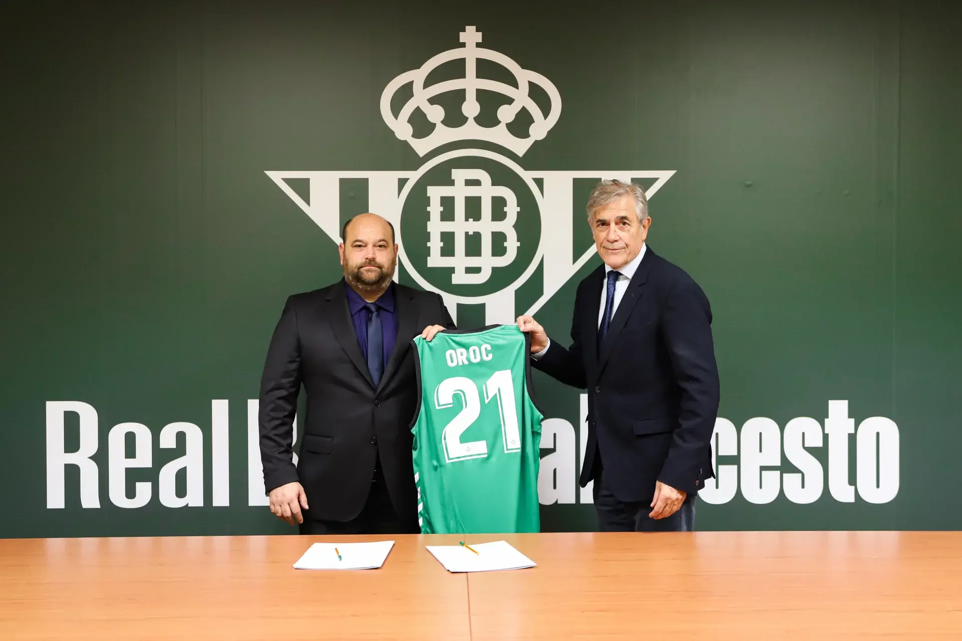OROC Fibra y Móvil refuerza su compromiso con el deporte al convertirse en patrocinador oficial del Club Betis Baloncesto