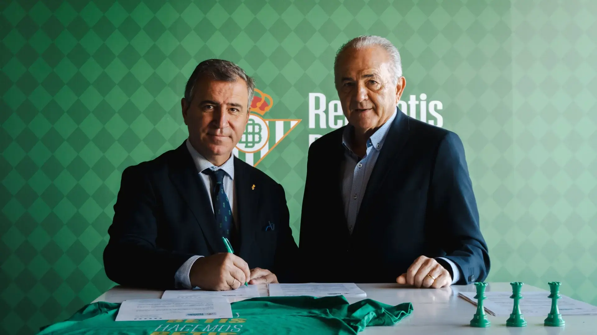 La Fundación Real Betis Balompié continúa su colaboración con Real Círculo de Labradores, siendo una de las sedes de la Escuela de Ajedrez