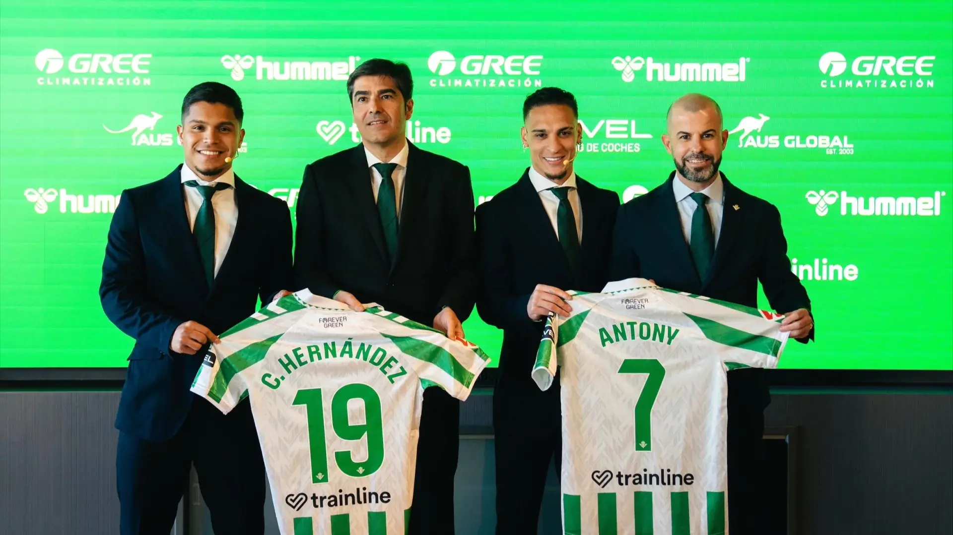 El Real Betis presenta a Antony y 'Cucho' Hernández