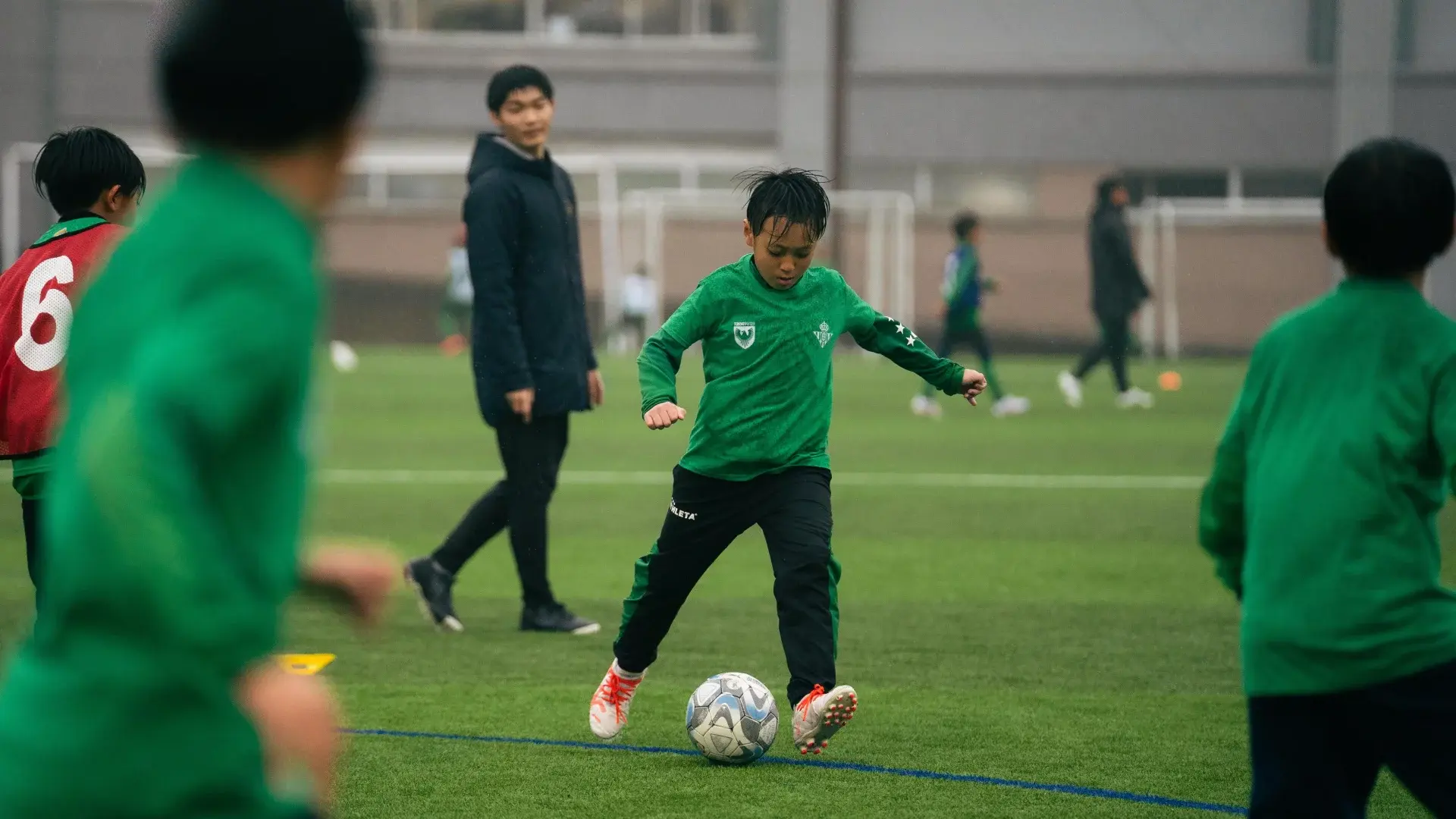 El Real Betis y el Tokyo Verdy organizan un campus para jóvenes jugadores y sesiones formativas para entrenadores