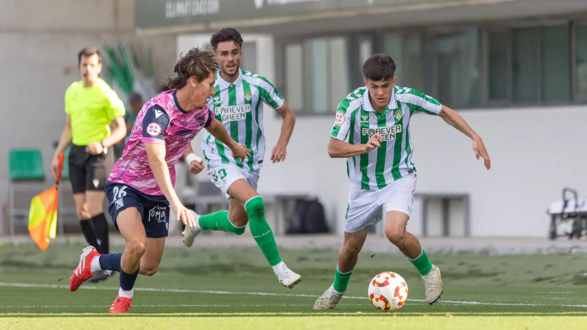 CRÓNICA | Derrota del Betis Deportivo ante el Atlético Sanluqueño (0-2)