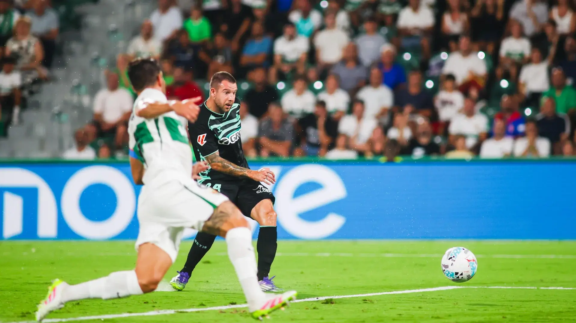 El Real Betis empata contra el Elche CF en el debut liguero (1-1)