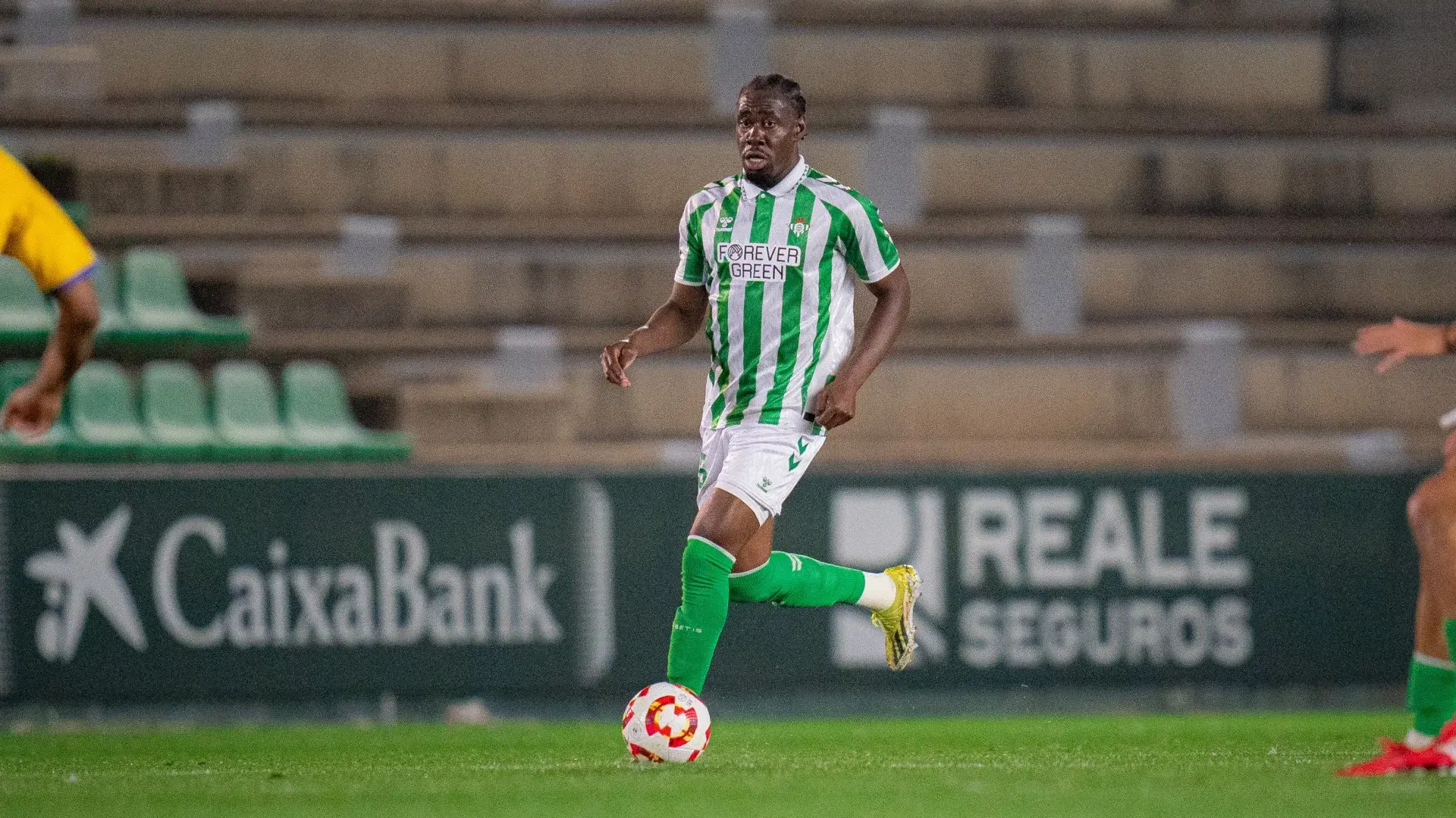 El Real Betis acuerda el traspaso de Rudy Kohon al KV Kortrijk