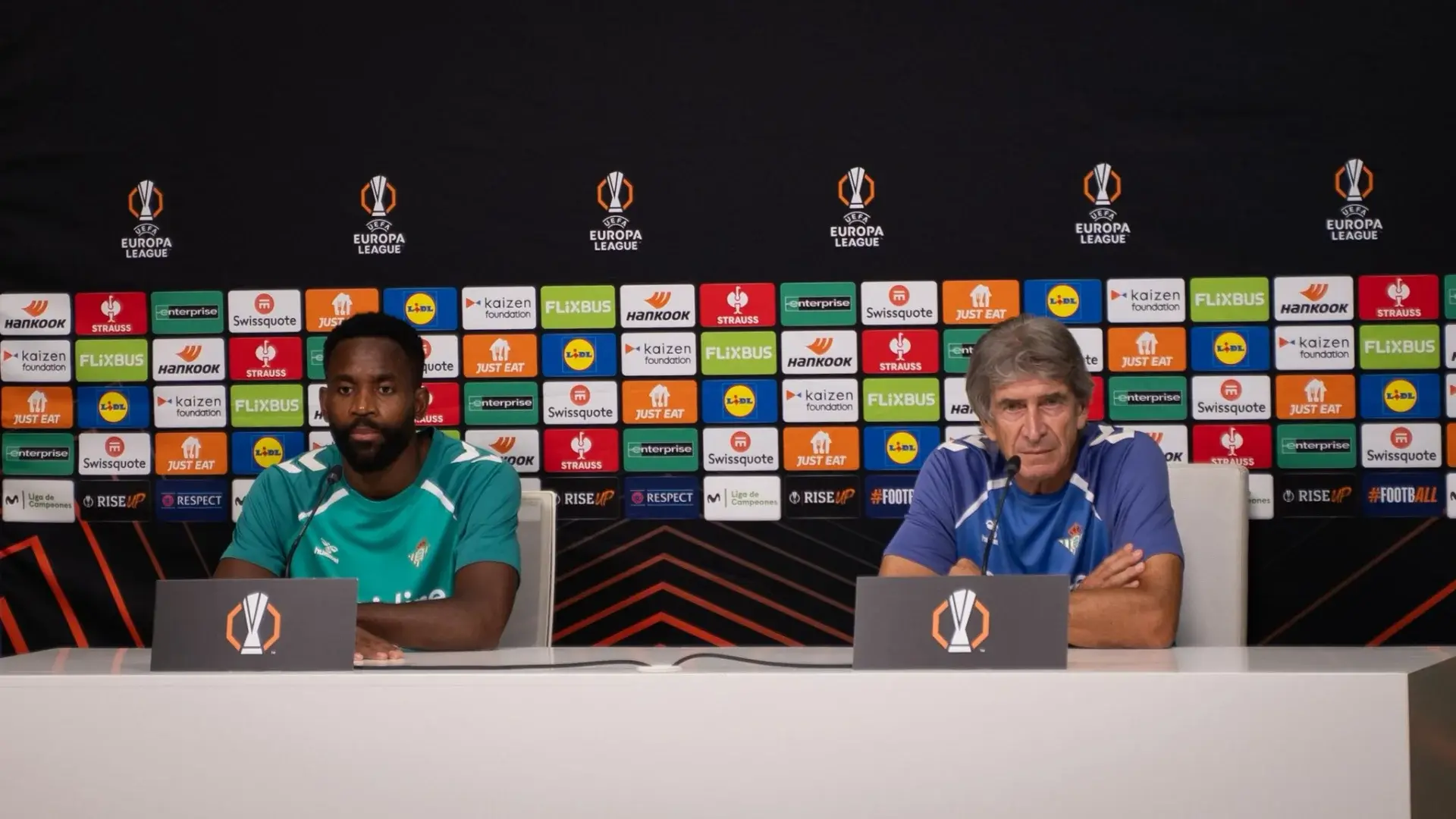 Rueda de prensa de Manuel Pellegrini y Cédric Bakambu previa al Ludogorets - Real Betis