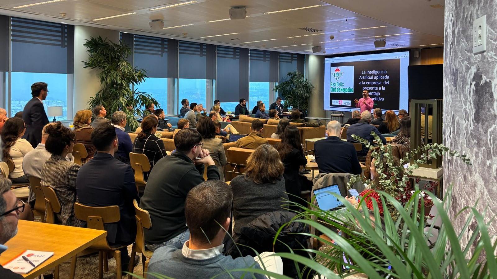 El Real Betis Club de Negocios aborda el impacto real de la Inteligencia Artificial en la empresa
