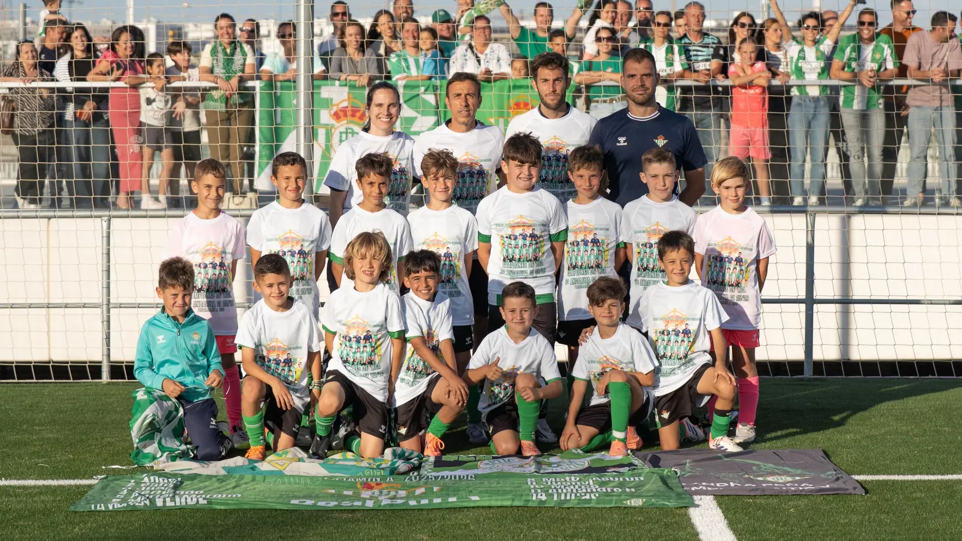 El Prebenjamín 'A' conquista el trofeo de liga