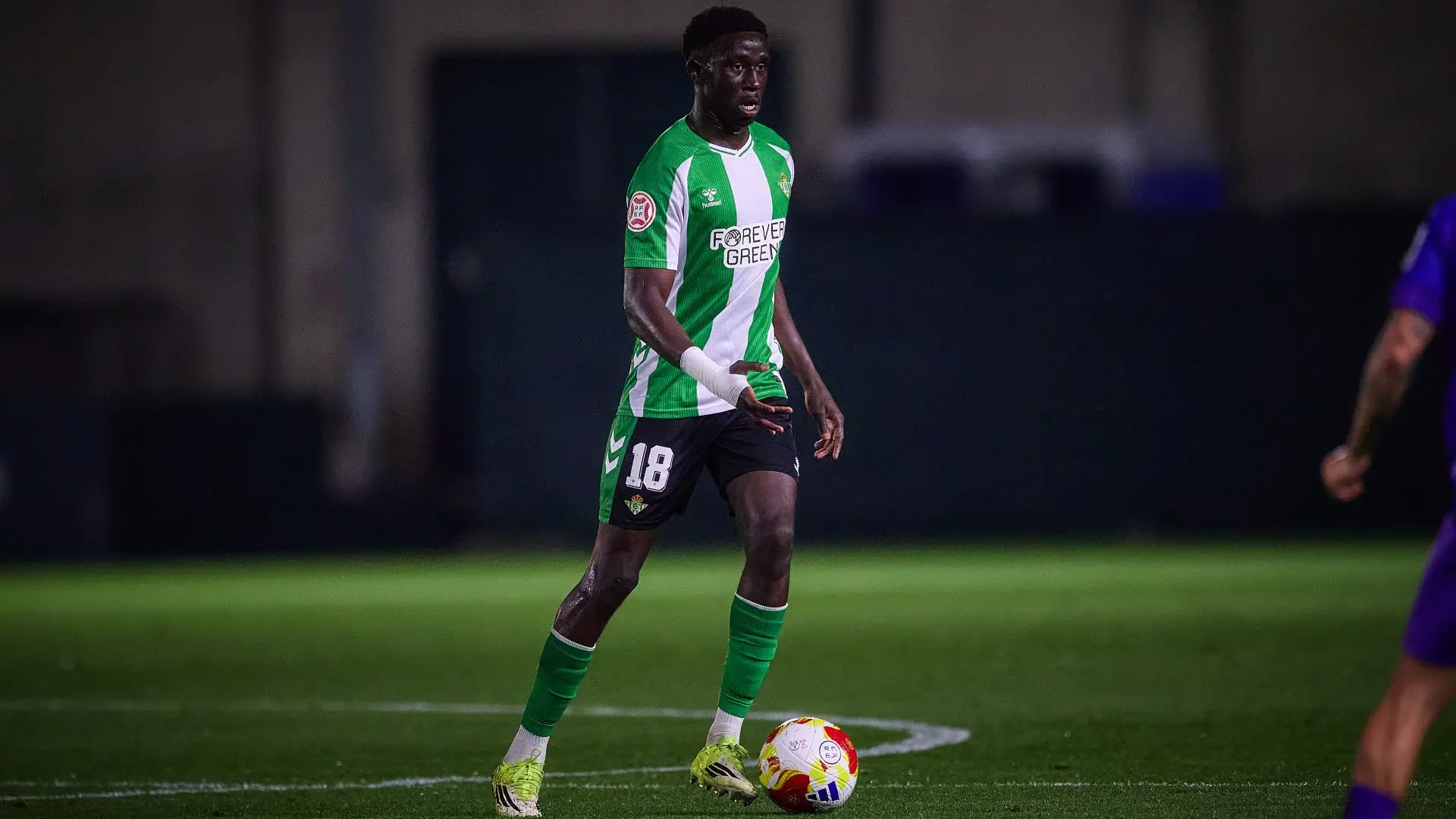 El Real Betis y el Rayo Vallecano acuerdan el traspaso de Gnangoro Bouare