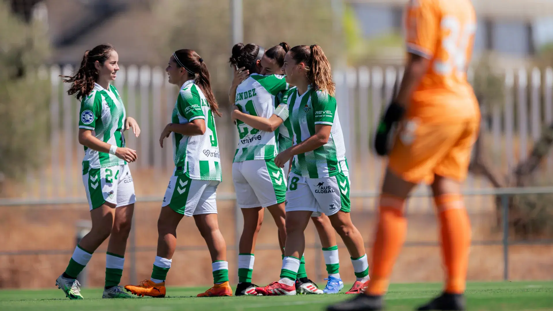 CRÓNICA | Victoria incontestable en el estreno en la Ciudad Deportiva (4-0)