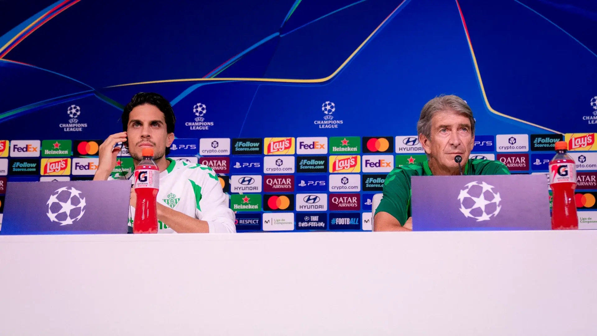 Rueda de prensa de Manuel Pellegrini y Marc Bartra previa al Real Betis - FC Porto