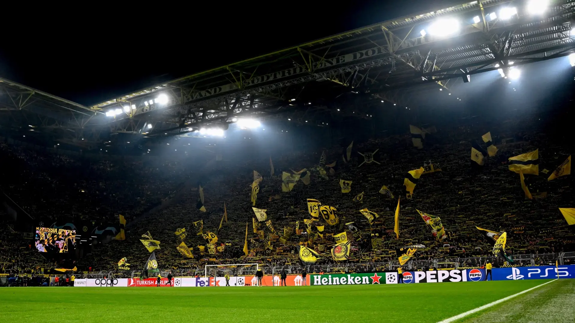 Información del Borussia Dortmund sobre el acceso de aficionados béticos a la zona local del Signal Iduna Park