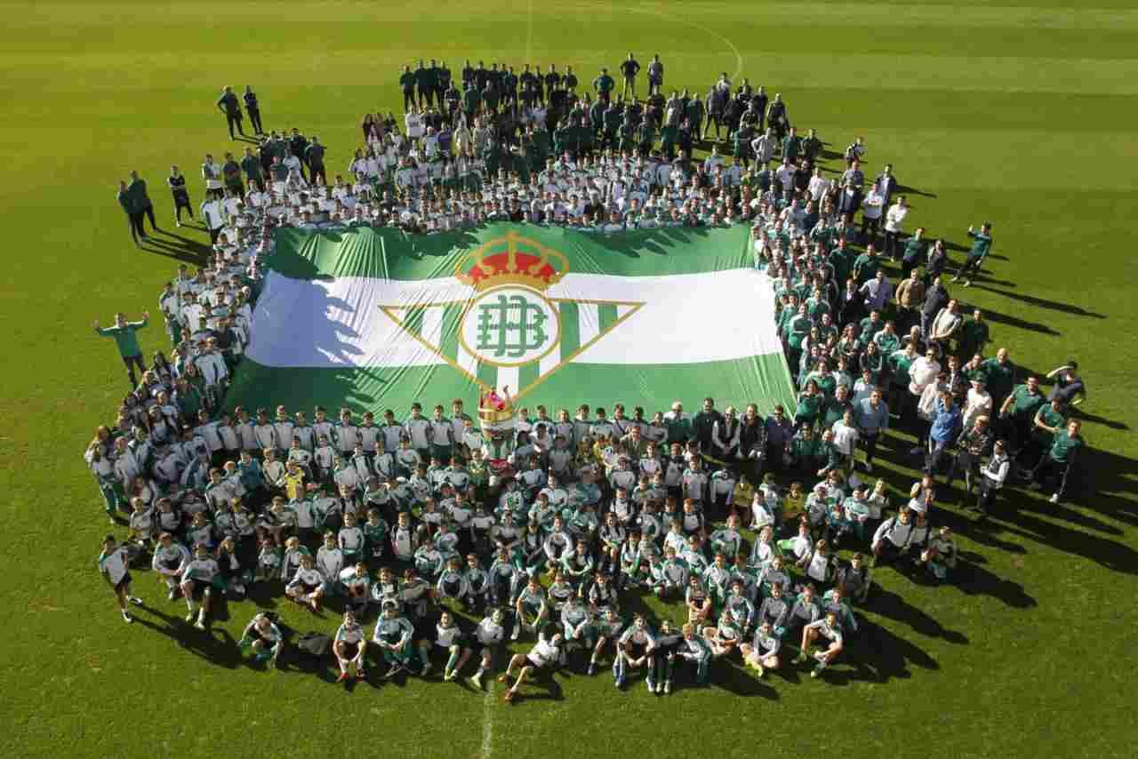 El Real Betis celebra su jornada de convivencia navideña