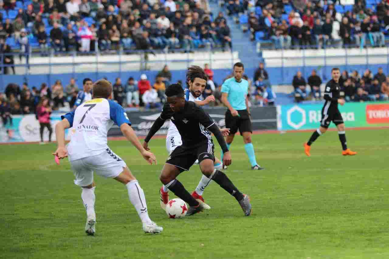 CRÓNICA | El Betis Deportivo cae con polémica en casa del líder (1-0)
