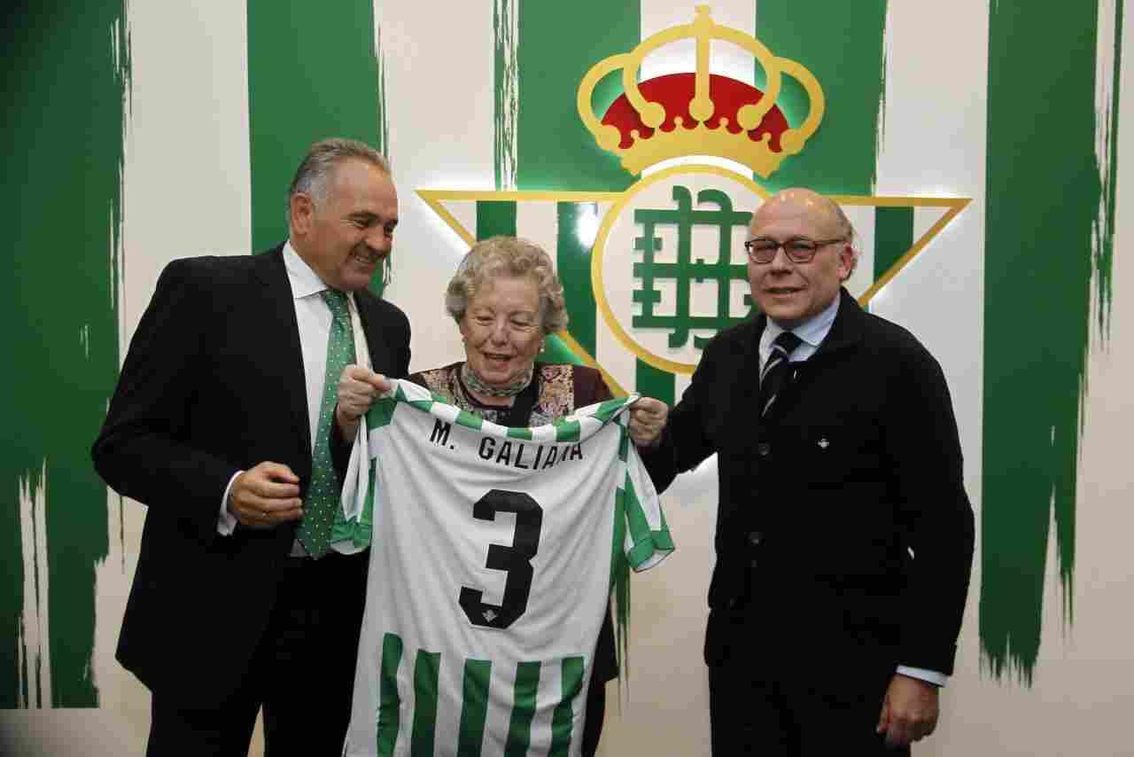 Homenaje del Real Betis Balompié a María Galiana