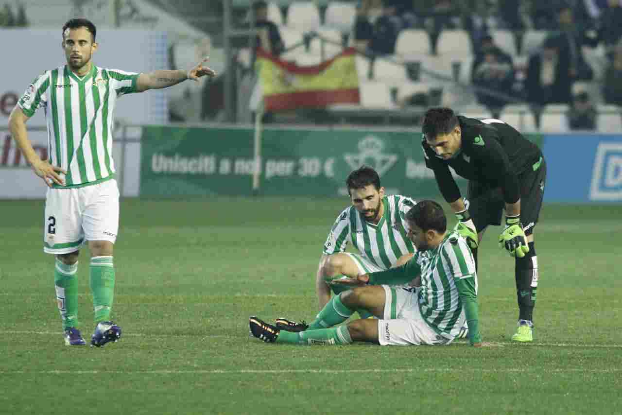 Matilla sufre una rotura del ligamento cruzado anterior y un esguince en el lateral interno de su rodilla derecha