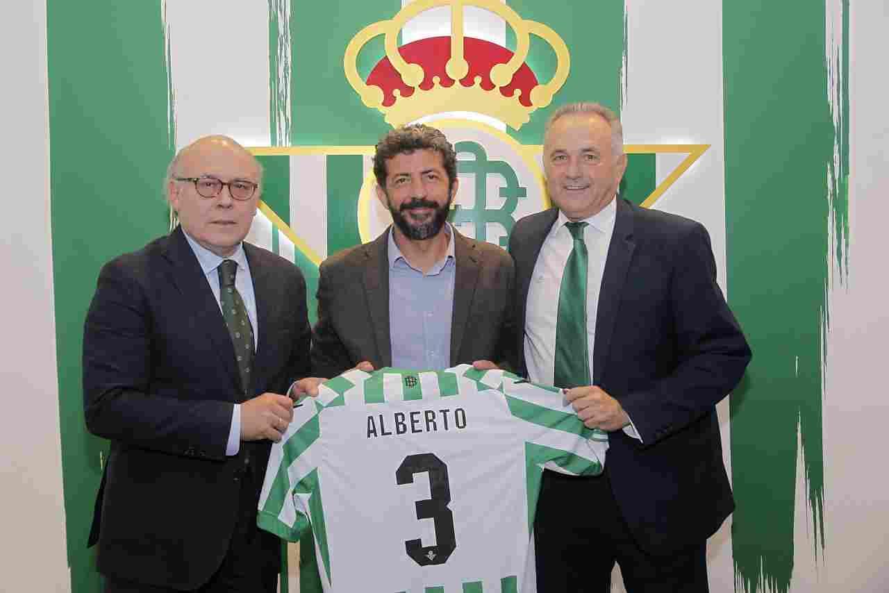 Homenaje del Real Betis al cineasta Alberto Rodríguez