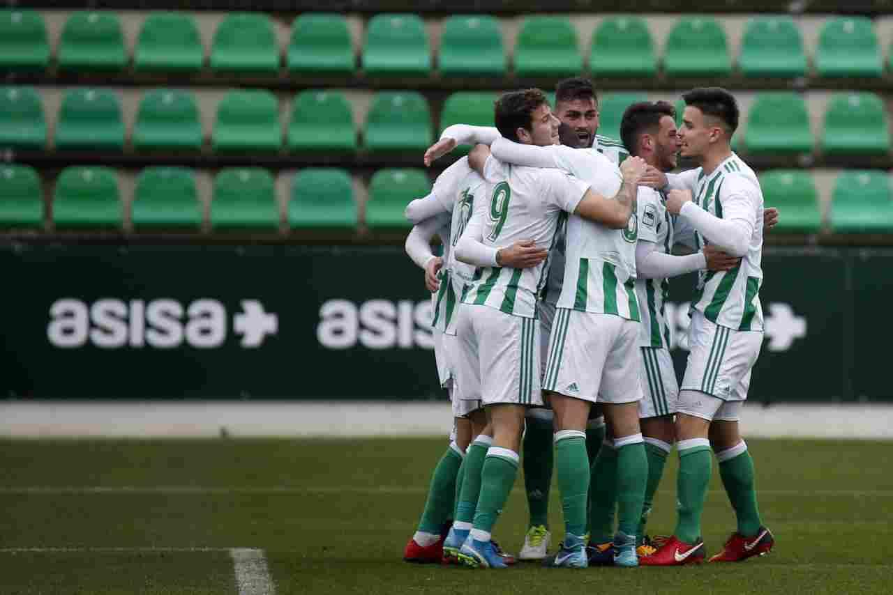 El partido Real Betis-RC Recreativo de Huelva, el domingo a las 12:00h en la Ciudad Deportiva Luis del Sol