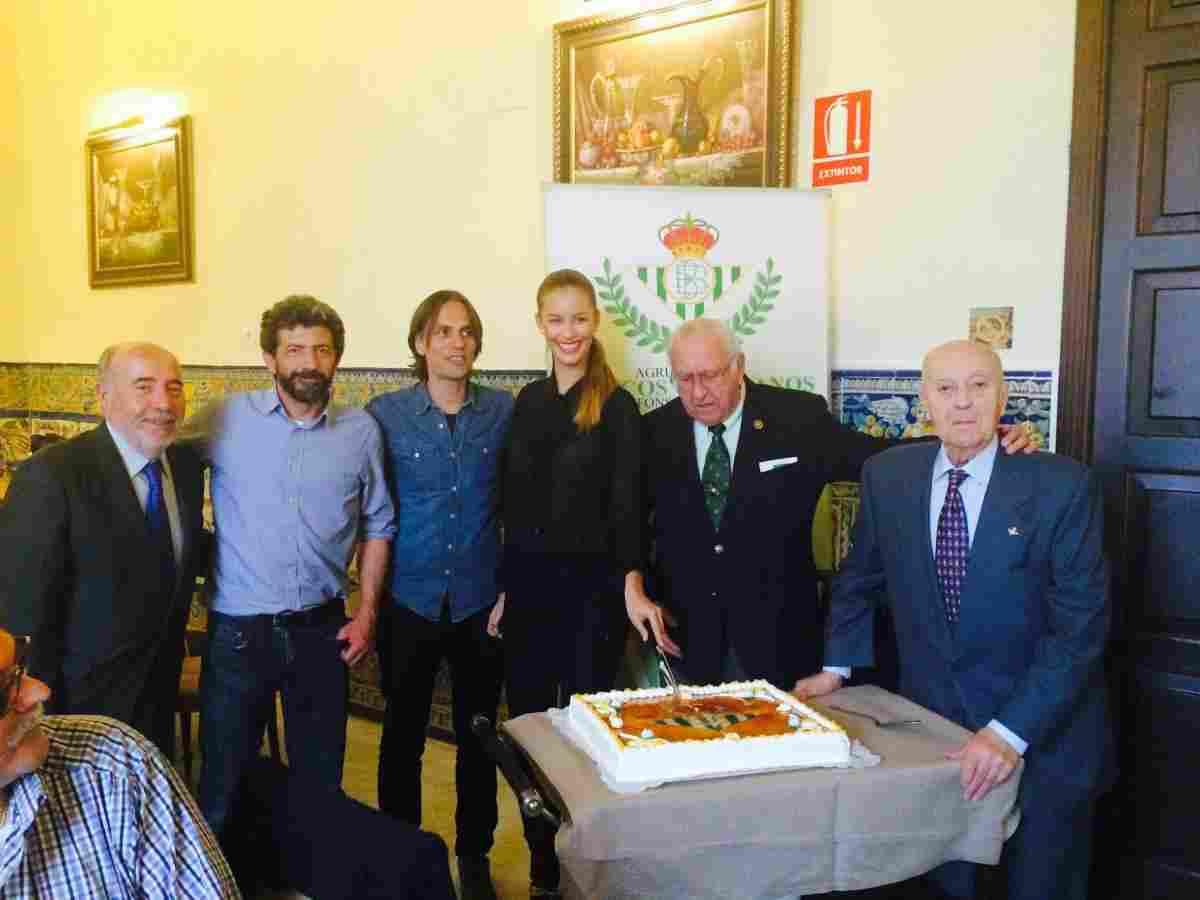 Alberto Rodríguez, Rafael Cobos y Desiré Cordero reciben el homenaje de los Béticos Veteranos