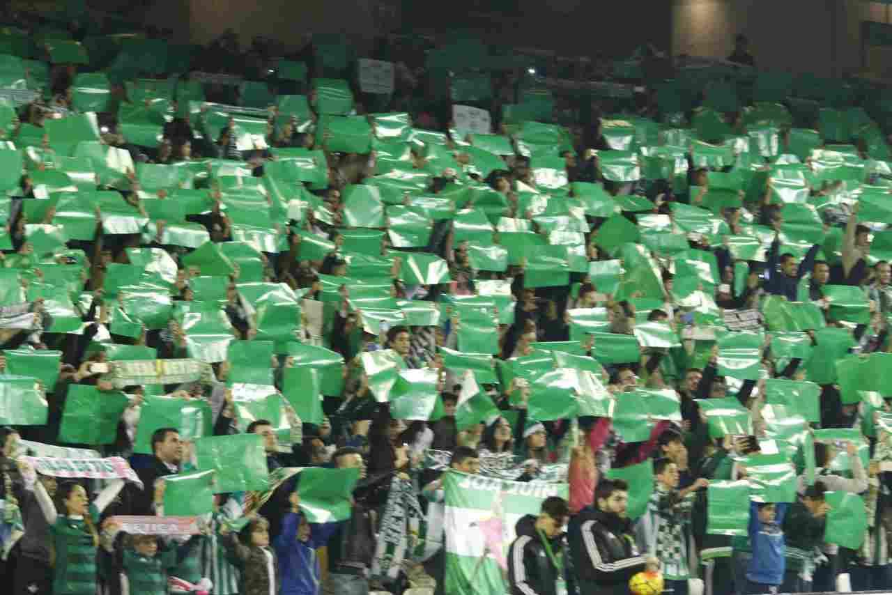 Los abonados, peñas y accionistas del Real Betis ya pueden solicitar sus entradas para el derbi de Nervión
