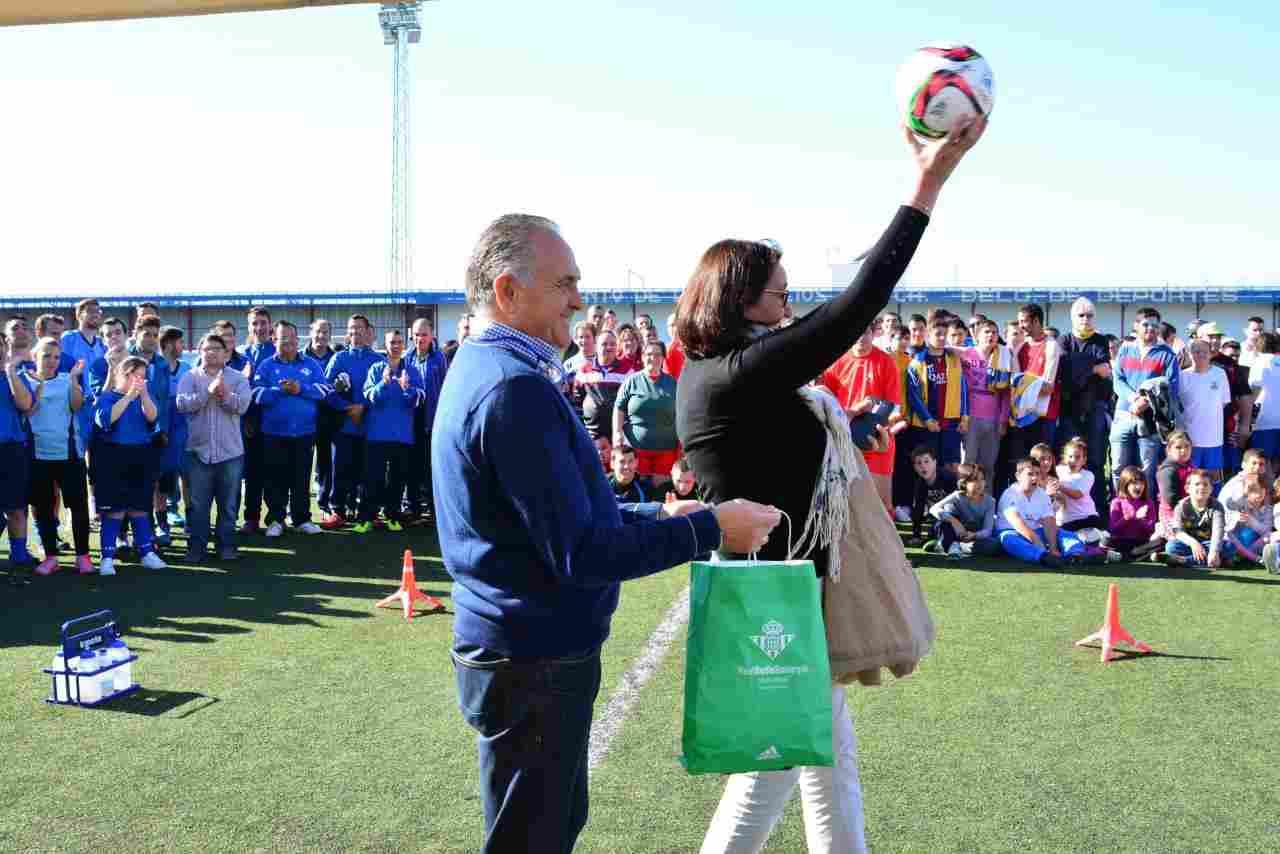 El Real Betis, en el Torneo Solidario de Fútbol 7 de Los Palacios y Villafranca