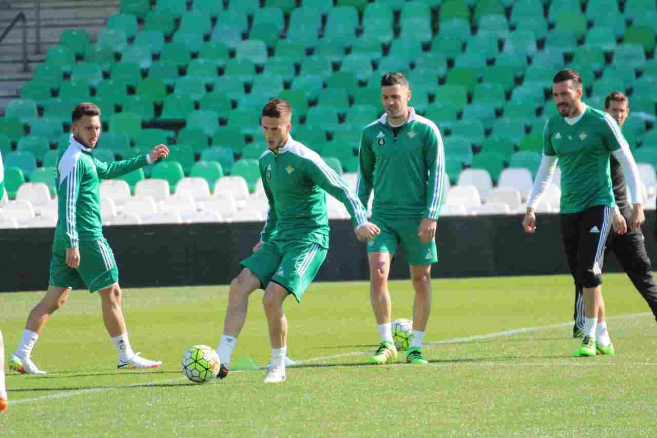 Van Wolfswinkel regresa a los entrenamientos