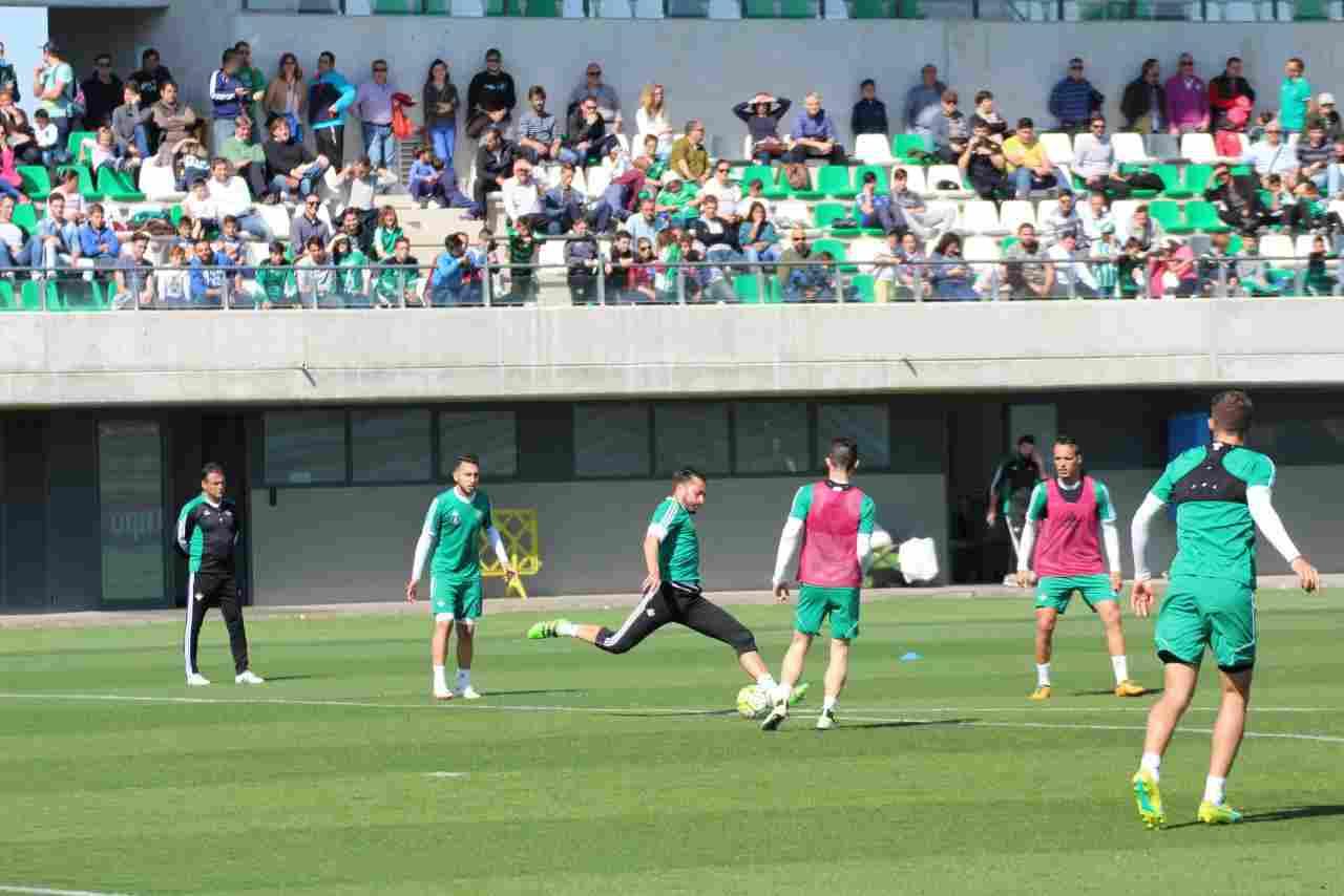 Digard se retira del entrenamiento del miércoles