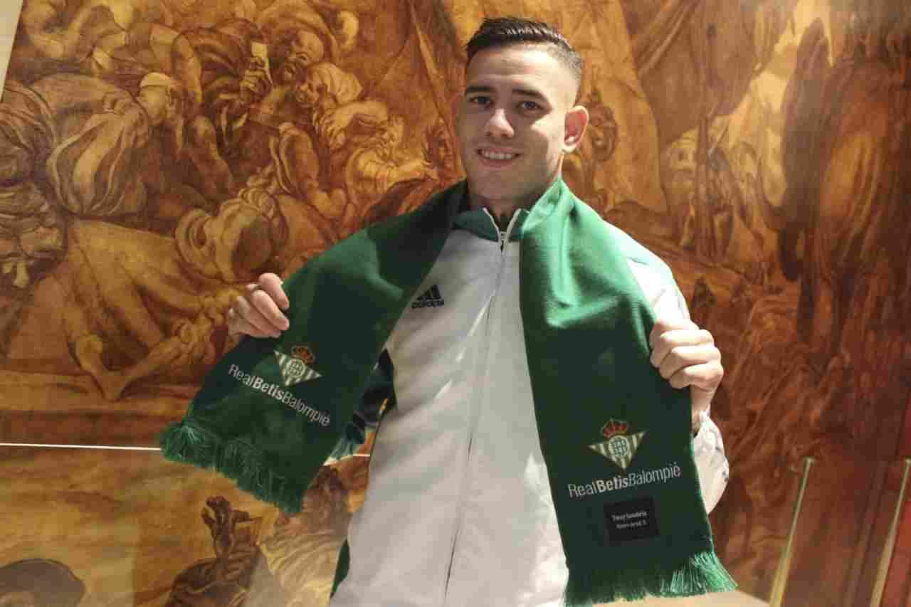 El Real Betis actualiza la base de datos de sus accionistas. Ven a recoger tu bufanda exclusiva personalizada
