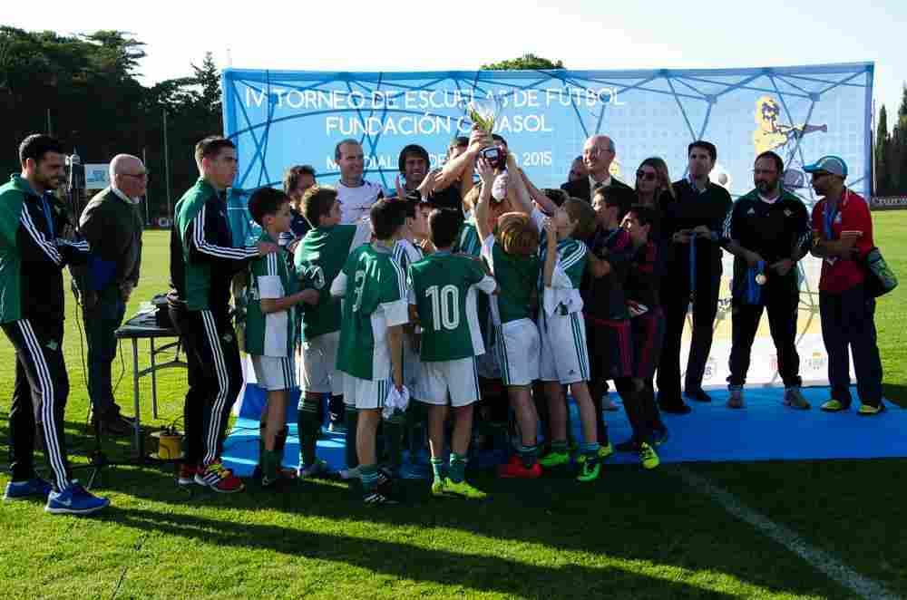 La Escuela de Fútbol de la Fundación RBB participa en la IV edición del Mundialito de la Fundación Cajasol