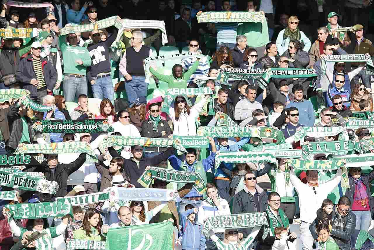 Real Sporting y Real Betis apoyan #SportingBetisUnidos