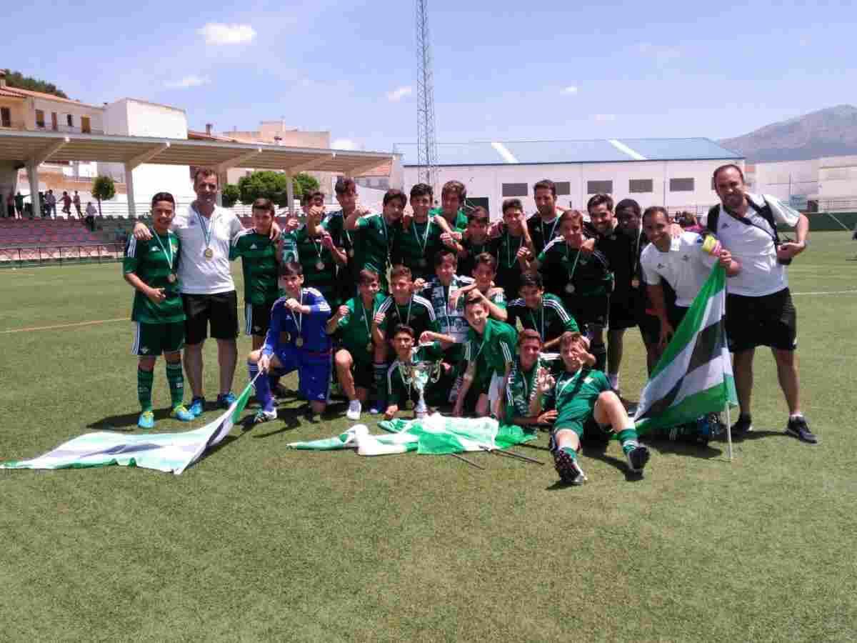 El Infantil A, campeón de Andalucía tras vencer al Sevilla (3-0)