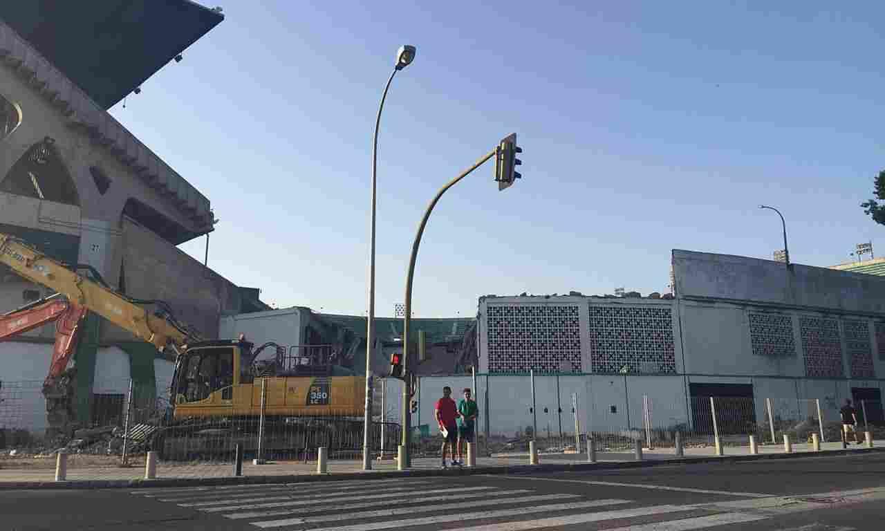 Avanzan los trabajos de demolición del Gol Sur