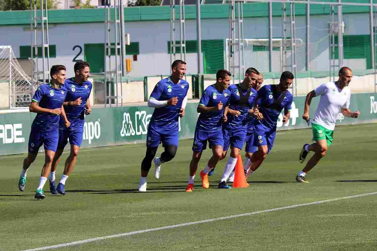 Velázquez: "Afrontamos el partido de mañana con toda la ilusión del mundo; queremos pasar la eliminatoria"