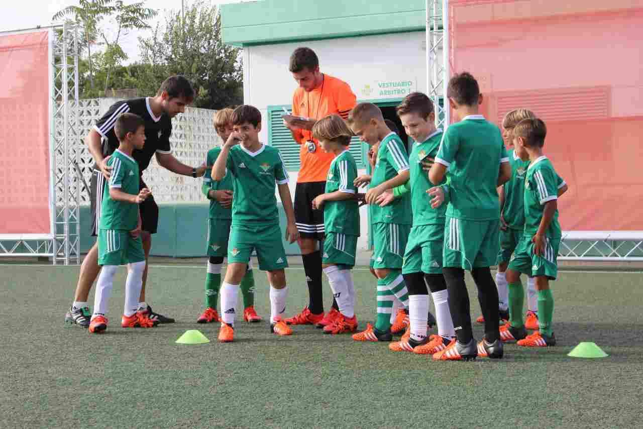 Clinic de Adidas en la Ciudad Deportiva Luis del Sol