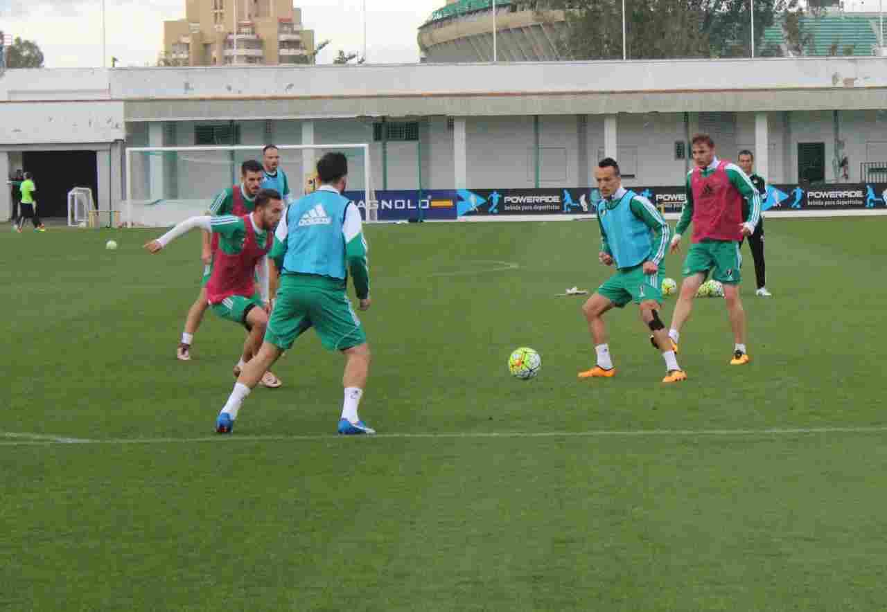 Kadir vuelve a ejercitarse con el grupo