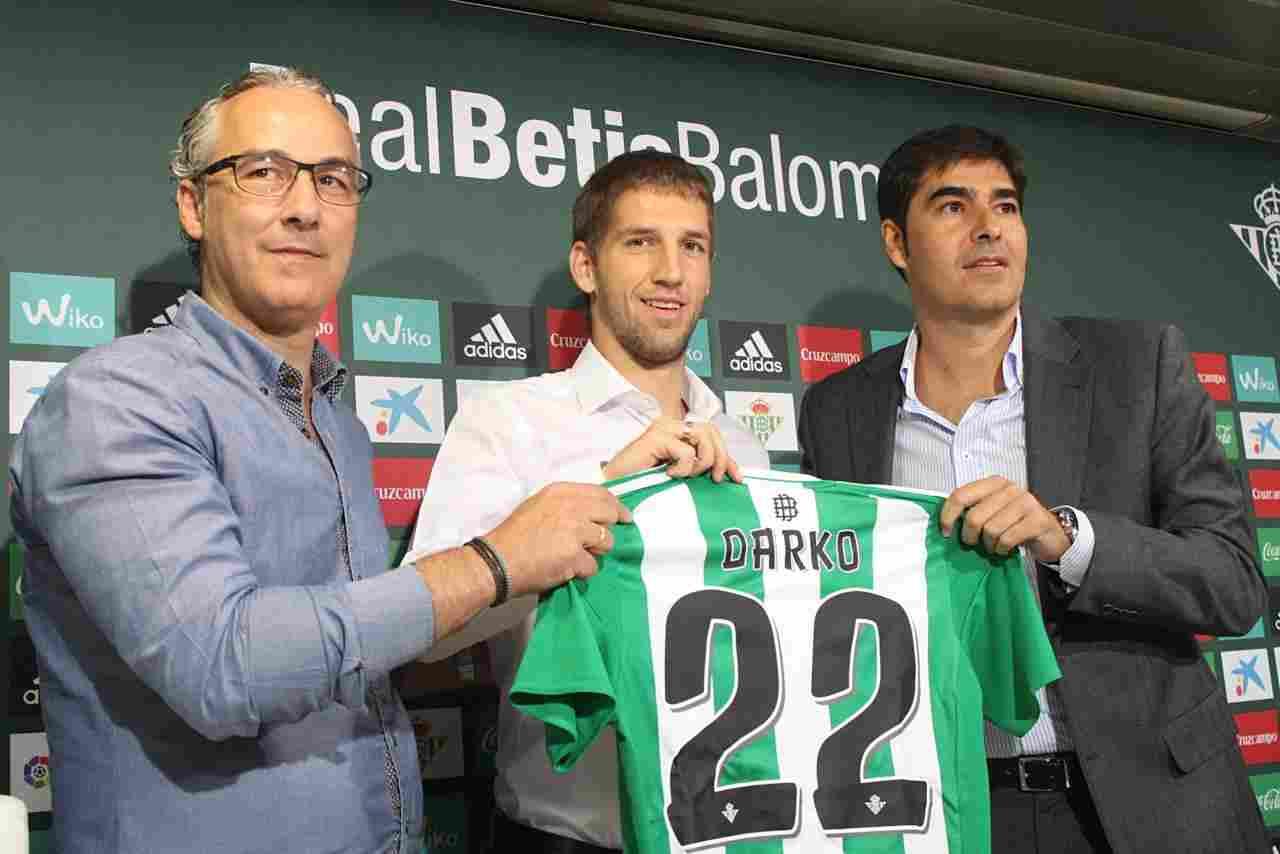 Brasanac: “Llevo pocos días aquí pero ya he visto que hay mucha afición por el Club”