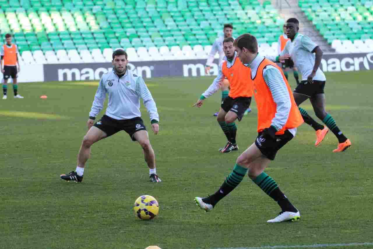 Fabián, baja entre cinco y seis semanas por una rotura en el quinto metatarsiano