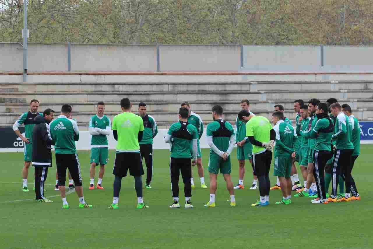 Digard, única baja por lesión para Merino en la sesión del viernes