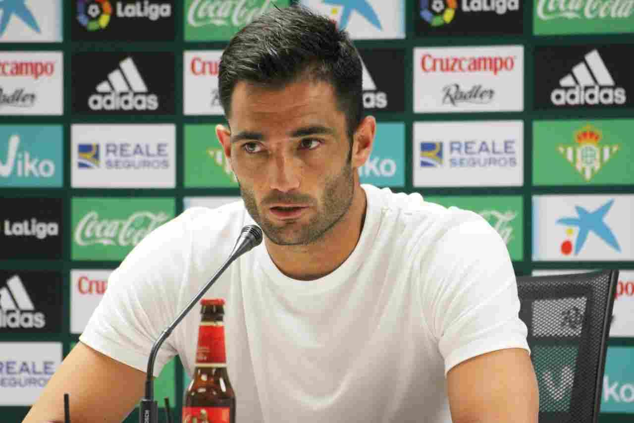 Adán: "La forma de jugar del míster me hace mucho mejor portero"
