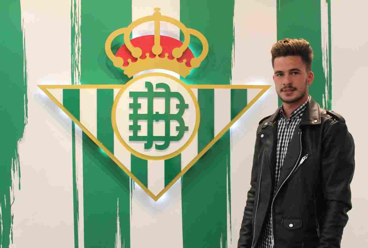 José Carlos renueva su contrato con el Real Betis