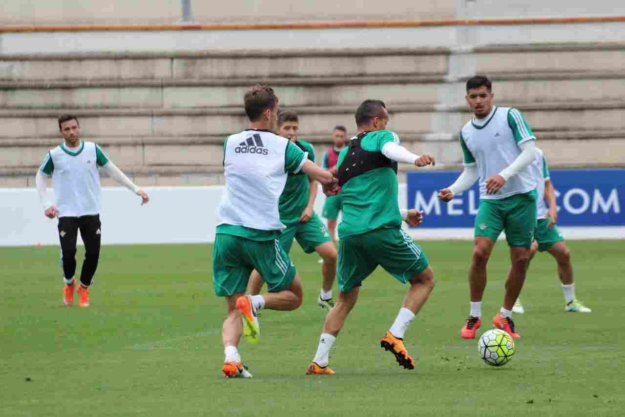 El Real Betis continúa preparando el partido frente al RC Celta de Vigo