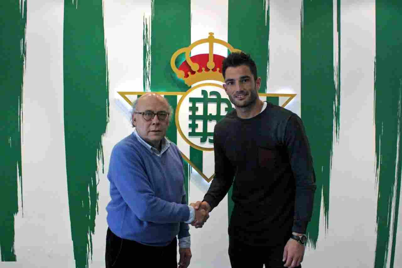 Antonio Adán renueva con el Real Betis hasta 2019